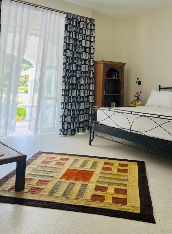 Zumzum Beach House Bed & Breakfast Kinondo Ngoại thất bức ảnh