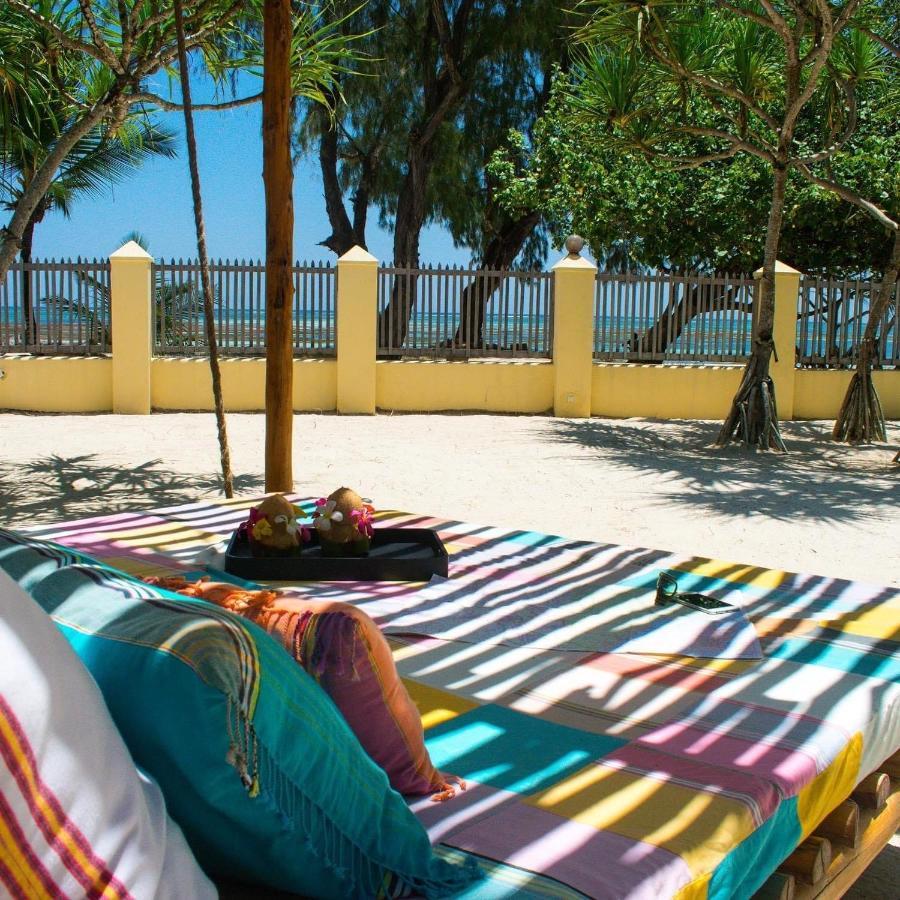 Zumzum Beach House Bed & Breakfast Kinondo Ngoại thất bức ảnh